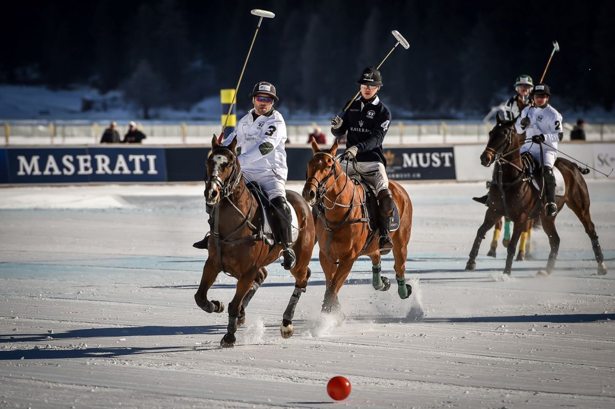 695440407TP074 Maserati Pol